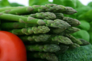 蘆筍的營養事實和健康益處